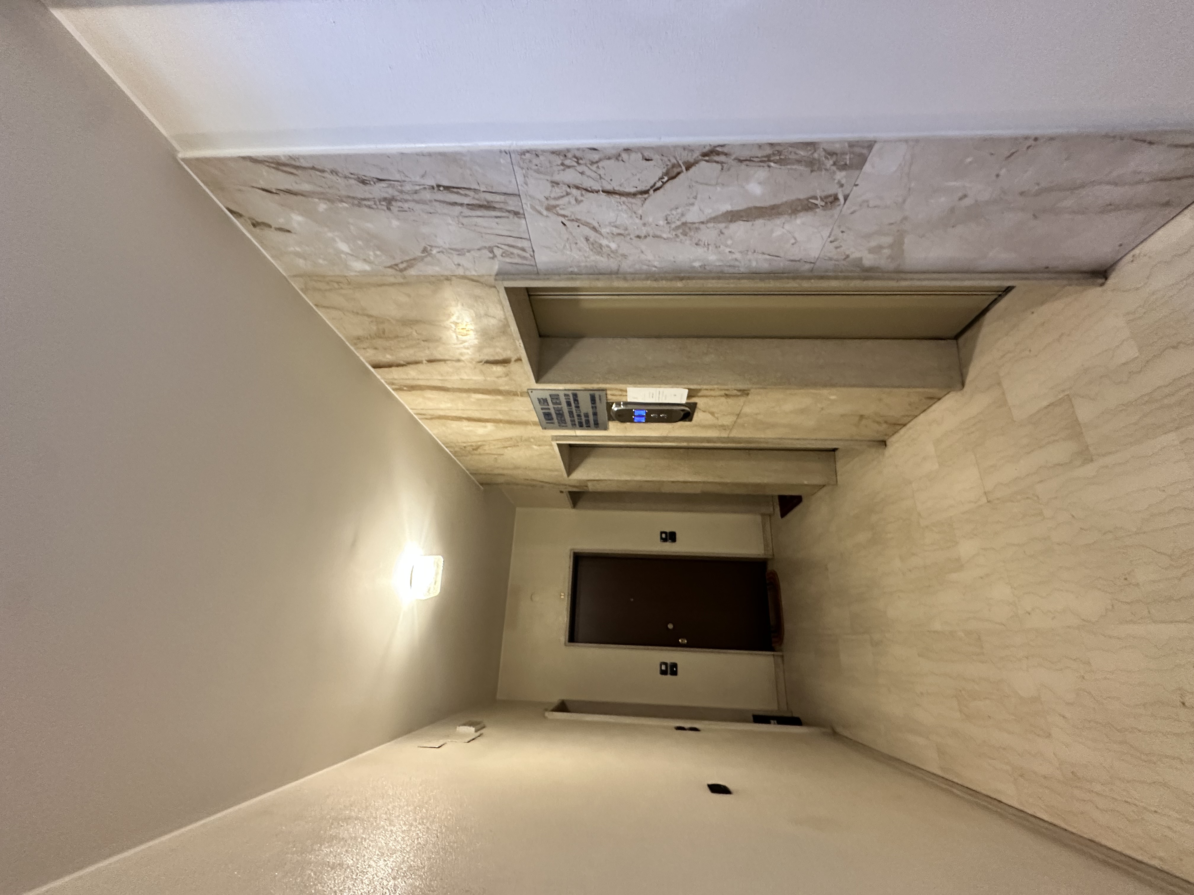 MINI APPARTAMENTO con GARAGE e CANTINA